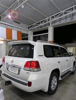 تۆیۆتا لاند کروزەر